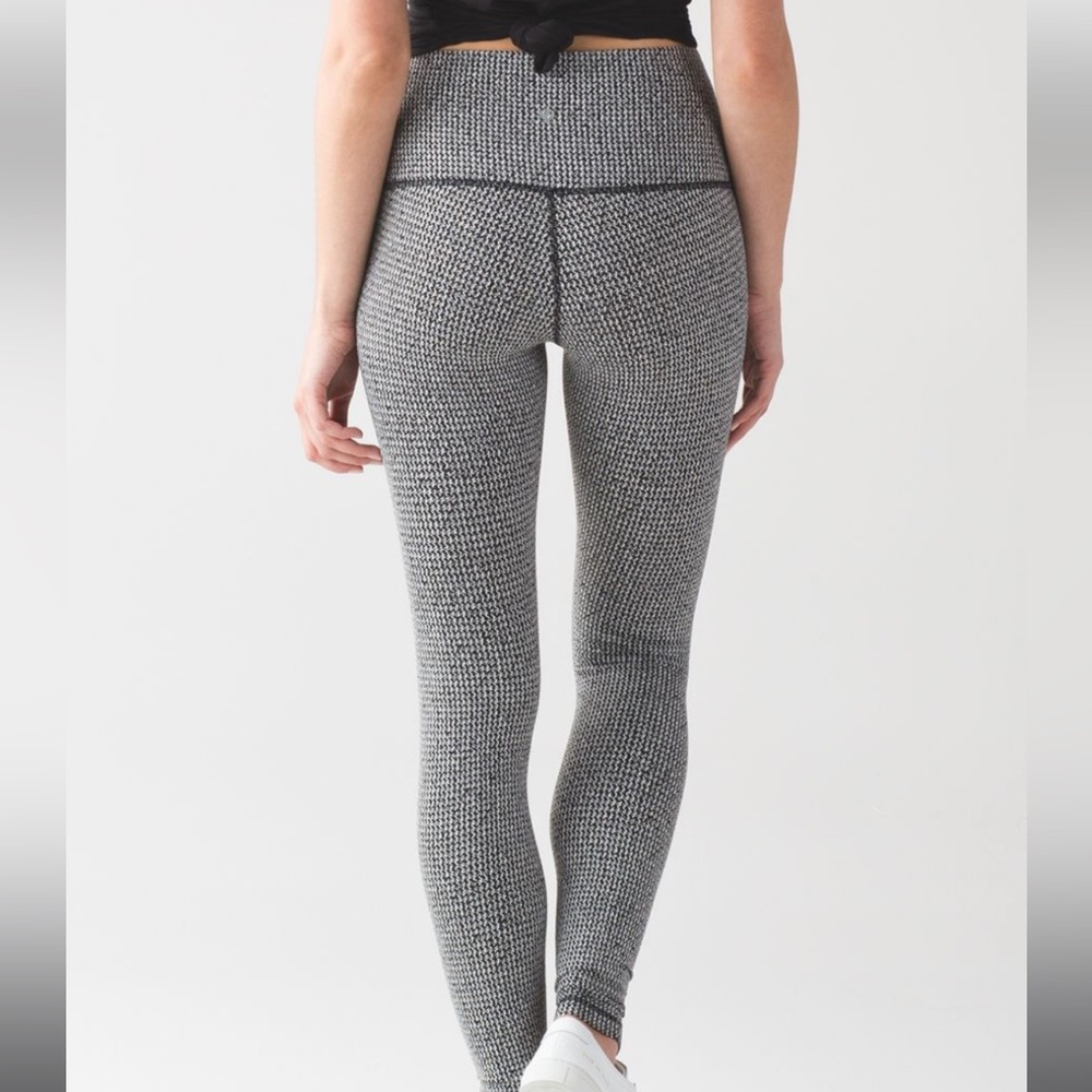 GREAT Condition - Lululemon Wunder Under Pant (Hi-Rise)- Sz 8